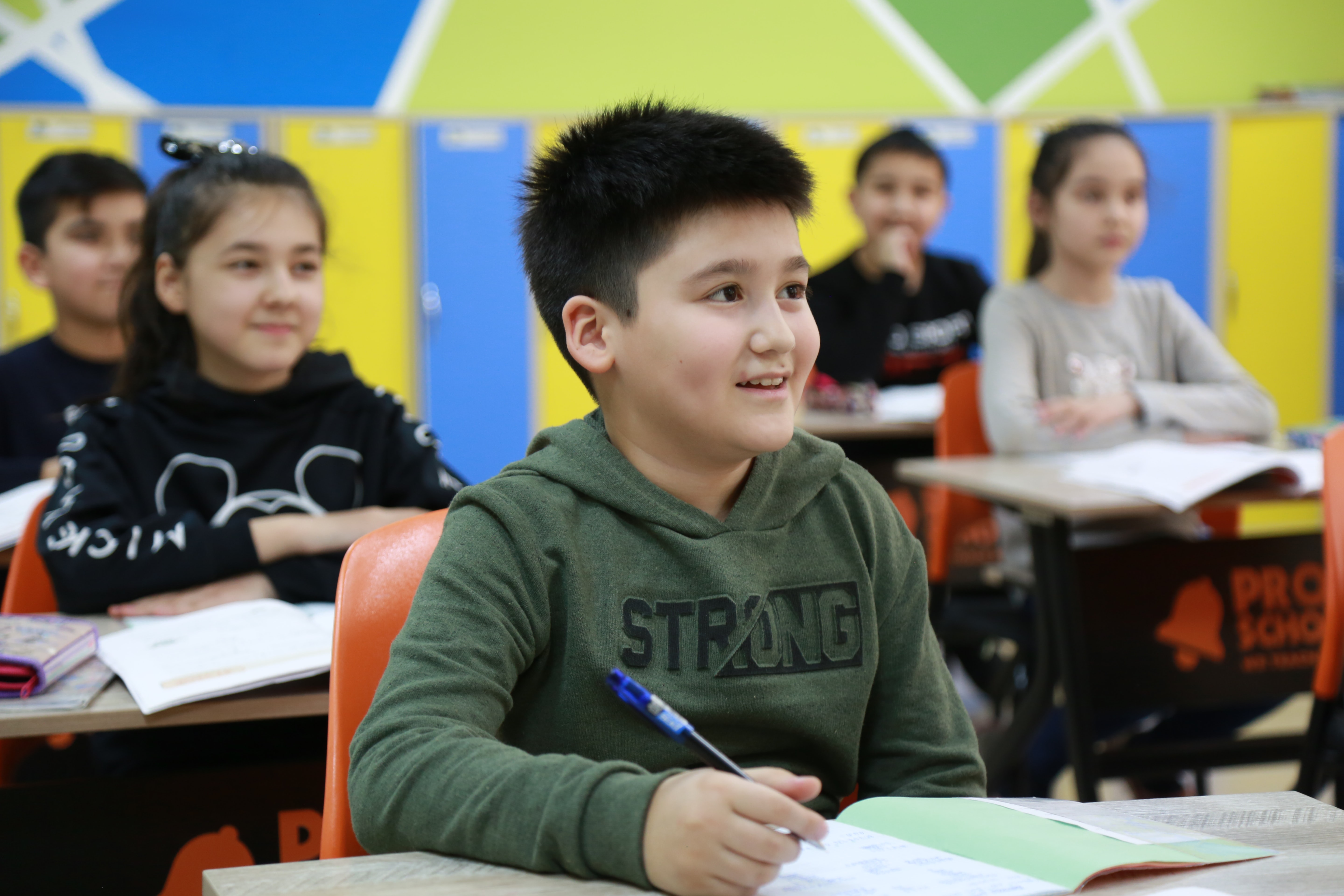 Britton, W. B. et al. (2014) A randomized controlled pilot trial of classroom-based mindfulness meditation compared to an active control condition in sixth-grade children Journal of School Psychology 52: 263-278
